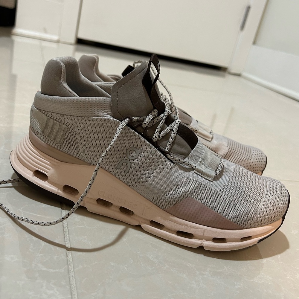 On Cloudnova sneaker